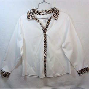 CHICO'S Leopard Trim White  No Iron Blouse Size L
